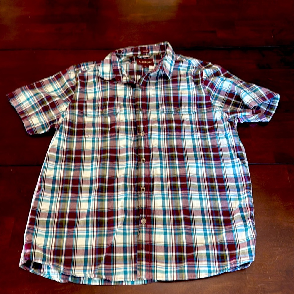 Men’s shirt, short sleeve Size large